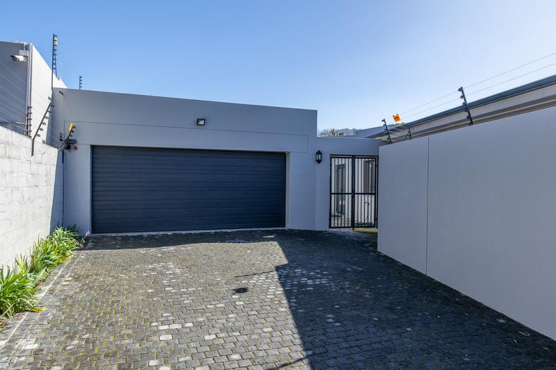 To Let 3 Bedroom Property for Rent in Constantia Western Cape